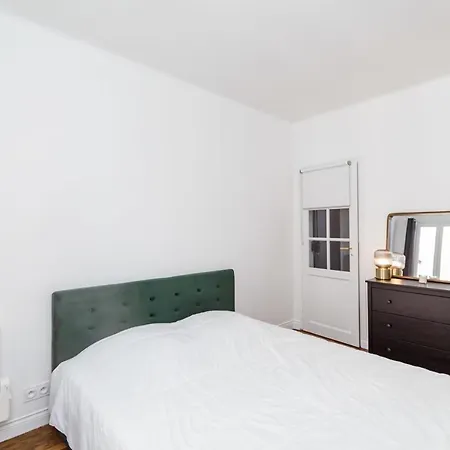 Nice 32 M Renovated And With Comfort In *