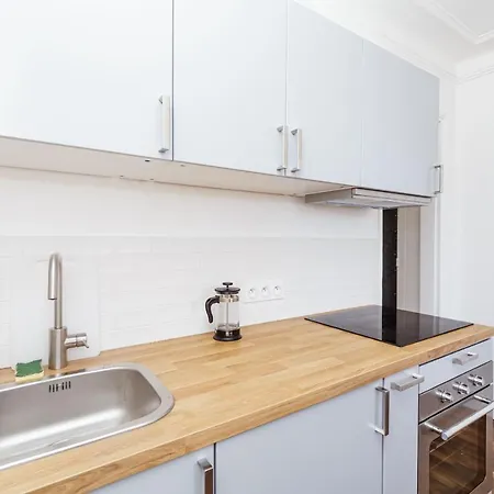 Nice 32 M Renovated And With Comfort In *