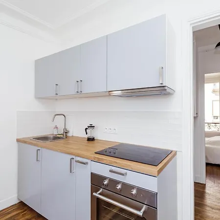 Nice 32 M Renovated And With Comfort In * Paris